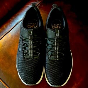 New Ryka re-zorb size 9 slip on no tie tennis shoes.